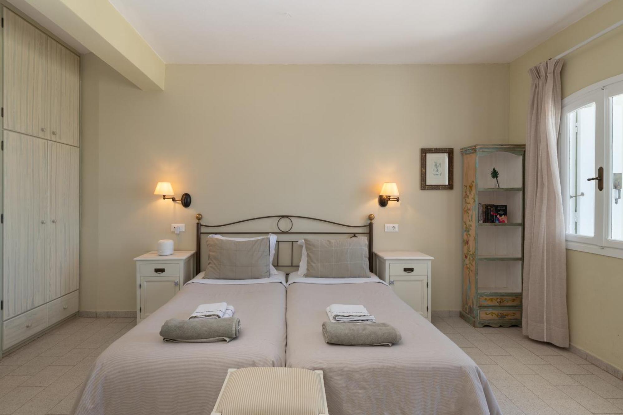 Adrakos Apartments (Adults Only) 伊罗达 外观 照片