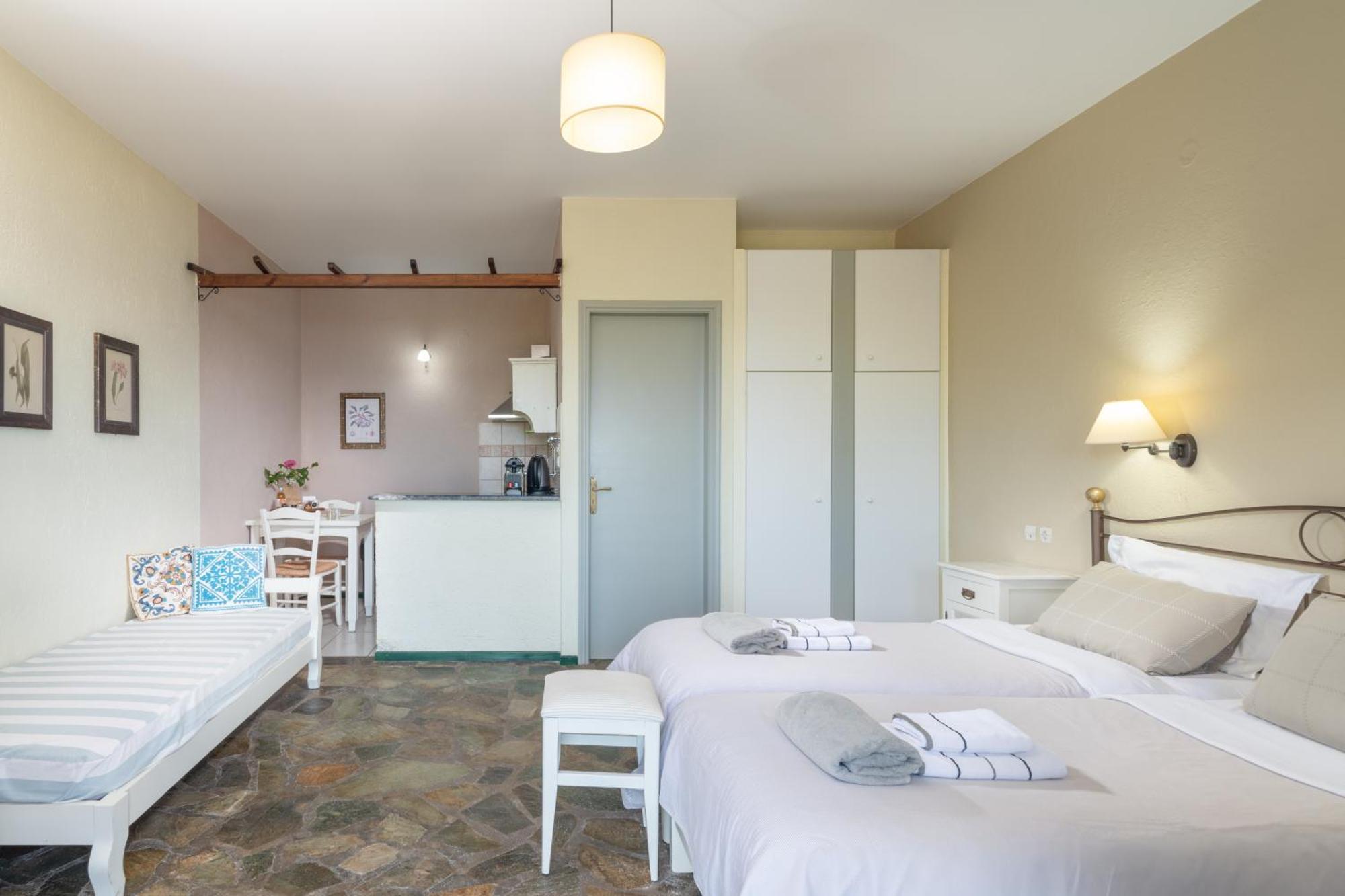 Adrakos Apartments (Adults Only) 伊罗达 外观 照片